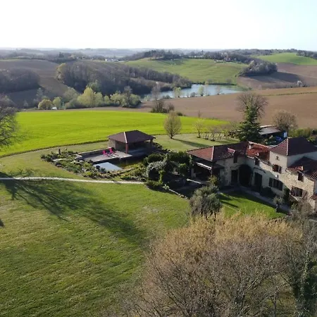 D'hotes Insolite Dans Un Pigeonnier à 5 Minutes De Marciac Gers Alojamento de Acomodação e Pequeno-almoço