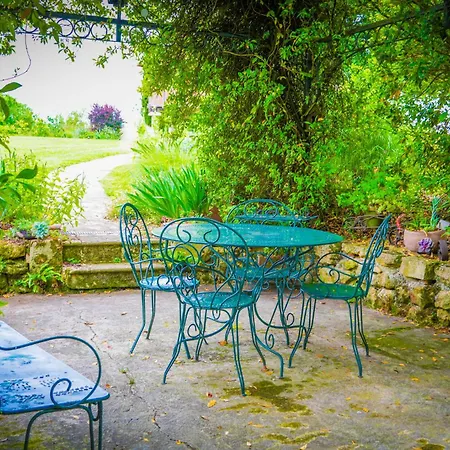 D'hotes Insolite Dans Un Pigeonnier à 5 Minutes De Marciac Gers Alojamento de Acomodação e Pequeno-almoço