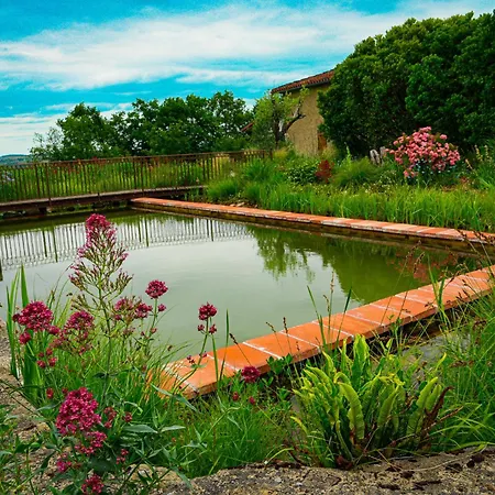 D'hotes Insolite Dans Un Pigeonnier à 5 Minutes De Marciac Gers Alojamento de Acomodação e Pequeno-almoço 3*