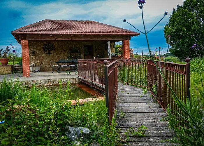 D'hotes Insolite Pigeonnier In Marciac Gers Monlezun